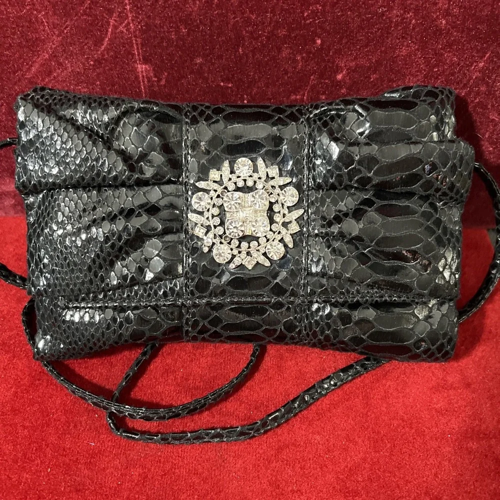IMAN‎ Ruffle Clutch Black Purse Shoulder strap  Rhinestones Snap excellent - Picture 7 of 15